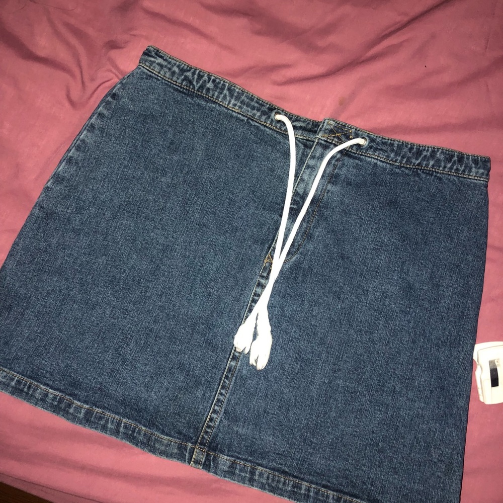 tommy hilfiger mini jean skirt size 8